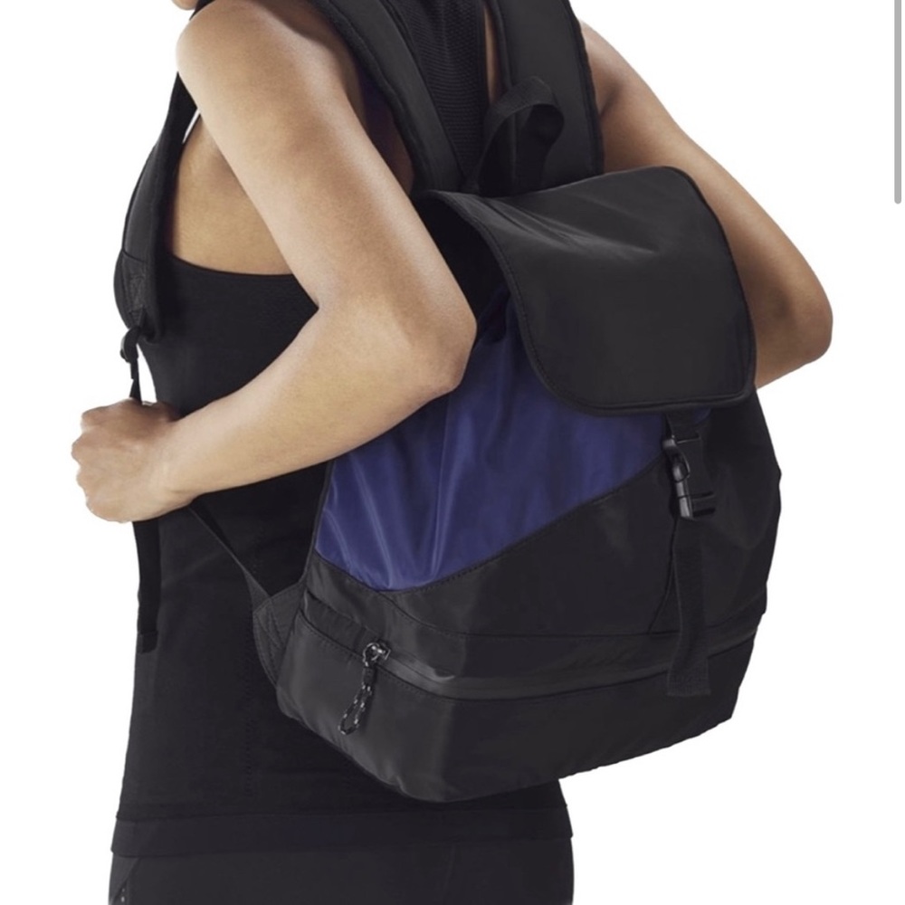 Fabletics The Scape Backpack Womens Gym Fitness Buckle Boxy Yoga Hidden Pocket